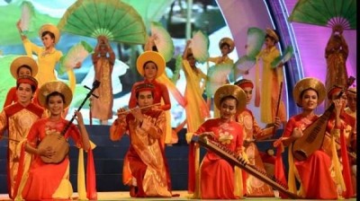 1st national festival of “Don ca tai tu” opens in Bac Lieu province - ảnh 1